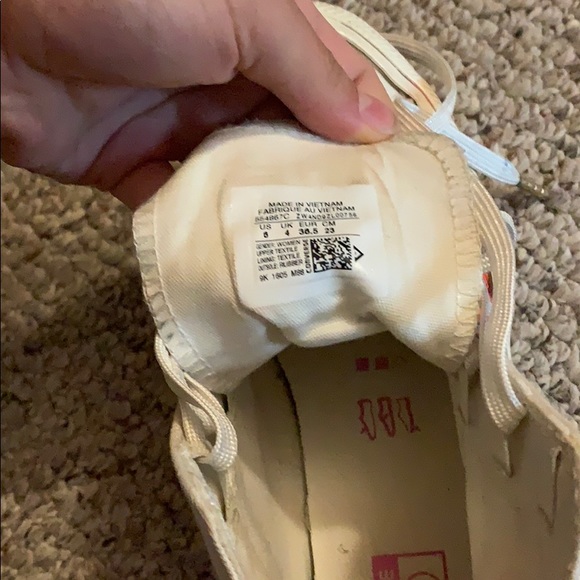 Converse - Picture 4 of 4